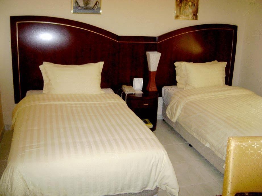Royal Crown Suites Σάρτζα Δωμάτιο φωτογραφία