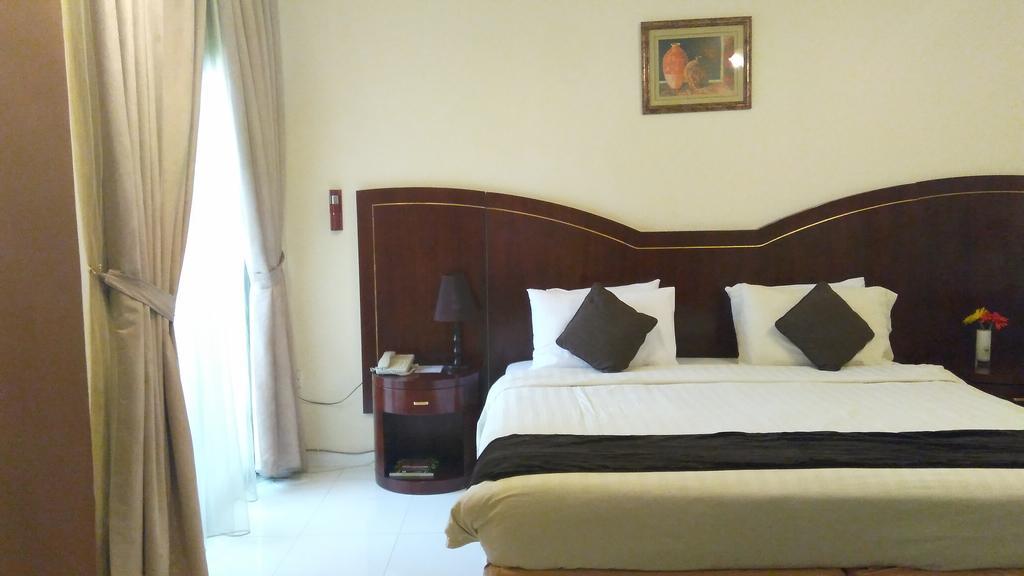 Royal Crown Suites Σάρτζα Εξωτερικό φωτογραφία