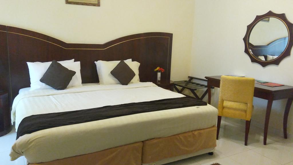 Royal Crown Suites Σάρτζα Εξωτερικό φωτογραφία