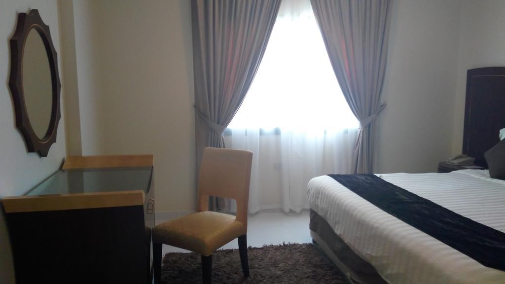 Royal Crown Suites Σάρτζα Εξωτερικό φωτογραφία