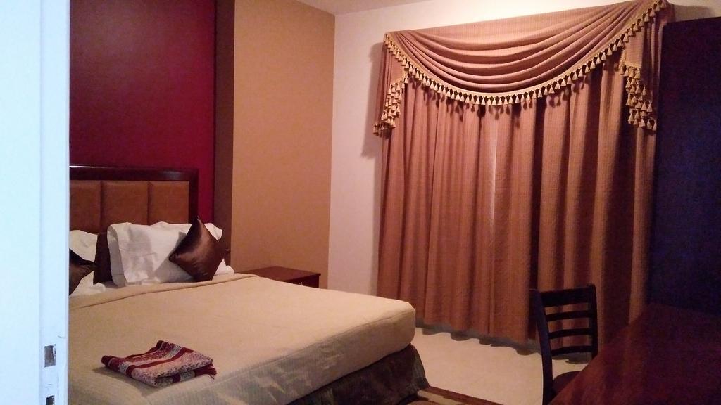 Royal Crown Suites Σάρτζα Εξωτερικό φωτογραφία