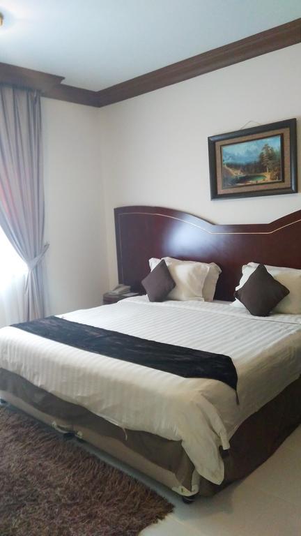 Royal Crown Suites Σάρτζα Εξωτερικό φωτογραφία