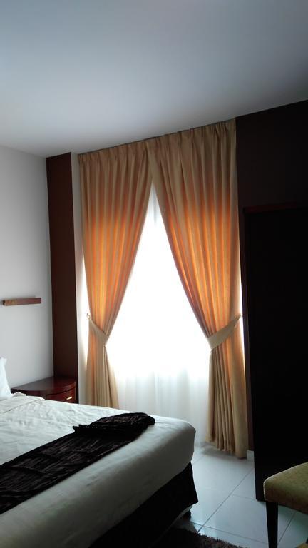 Royal Crown Suites Σάρτζα Εξωτερικό φωτογραφία