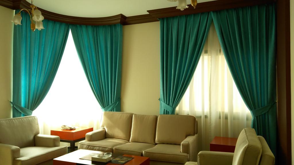 Royal Crown Suites Σάρτζα Εξωτερικό φωτογραφία