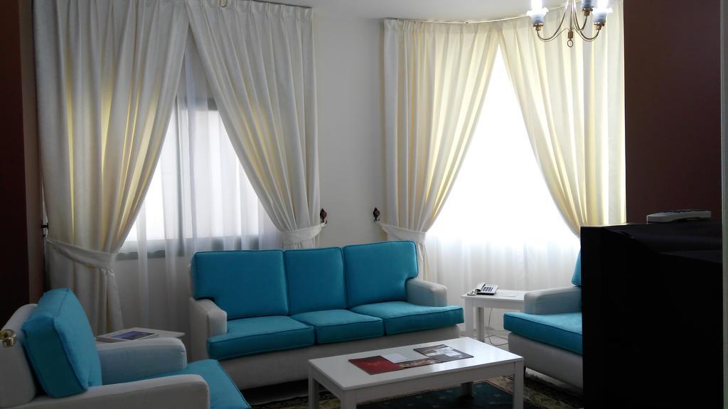 Royal Crown Suites Σάρτζα Εξωτερικό φωτογραφία