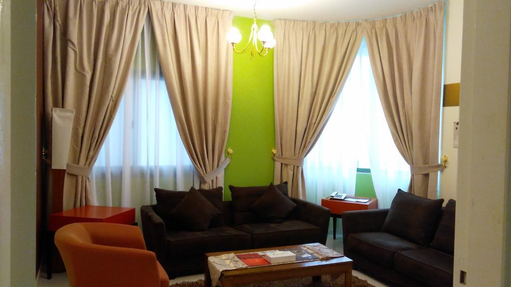 Royal Crown Suites Σάρτζα Εξωτερικό φωτογραφία