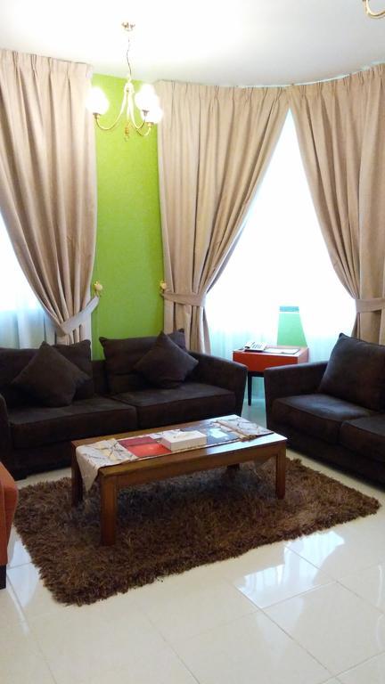 Royal Crown Suites Σάρτζα Εξωτερικό φωτογραφία