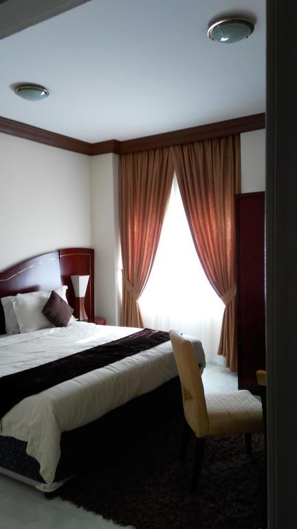 Royal Crown Suites Σάρτζα Εξωτερικό φωτογραφία