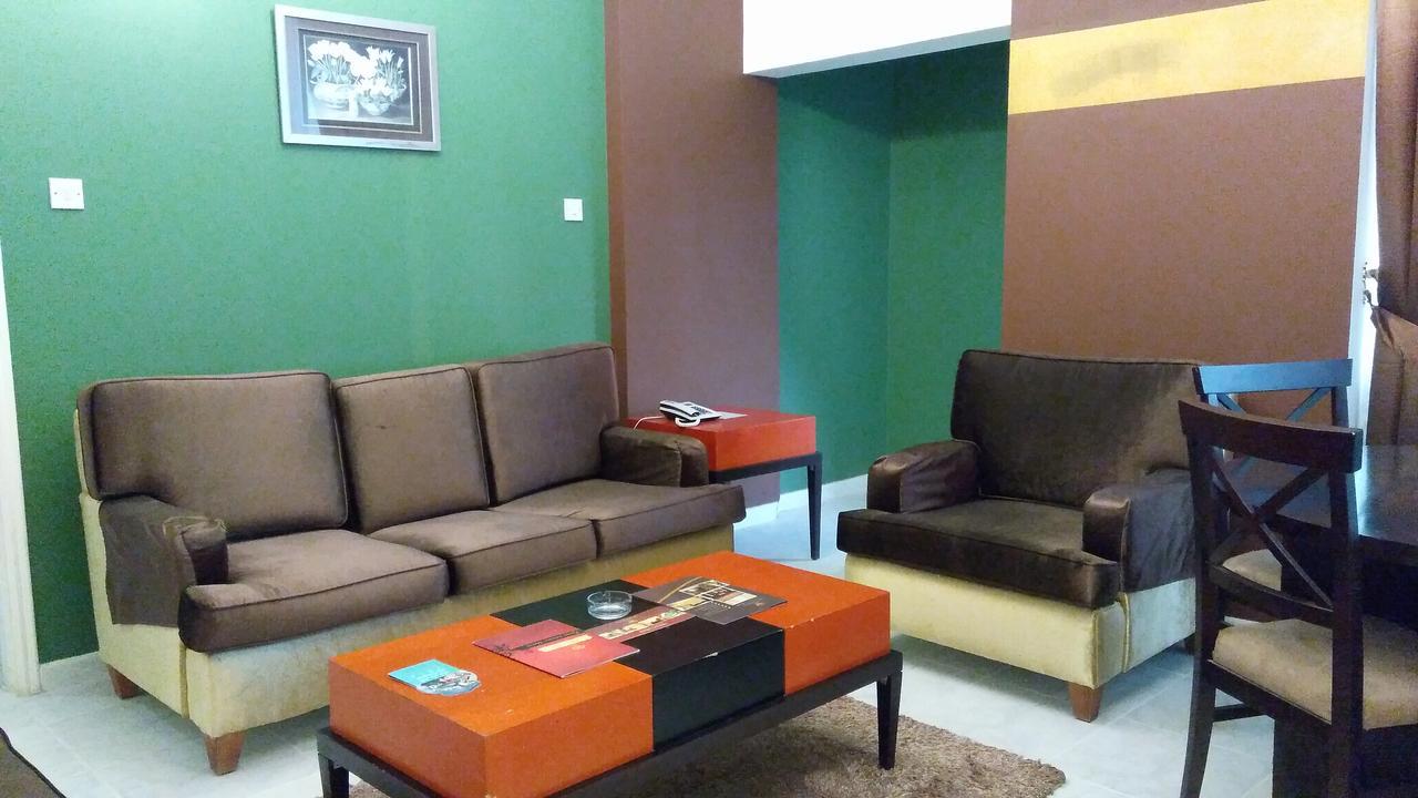 Royal Crown Suites Σάρτζα Εξωτερικό φωτογραφία