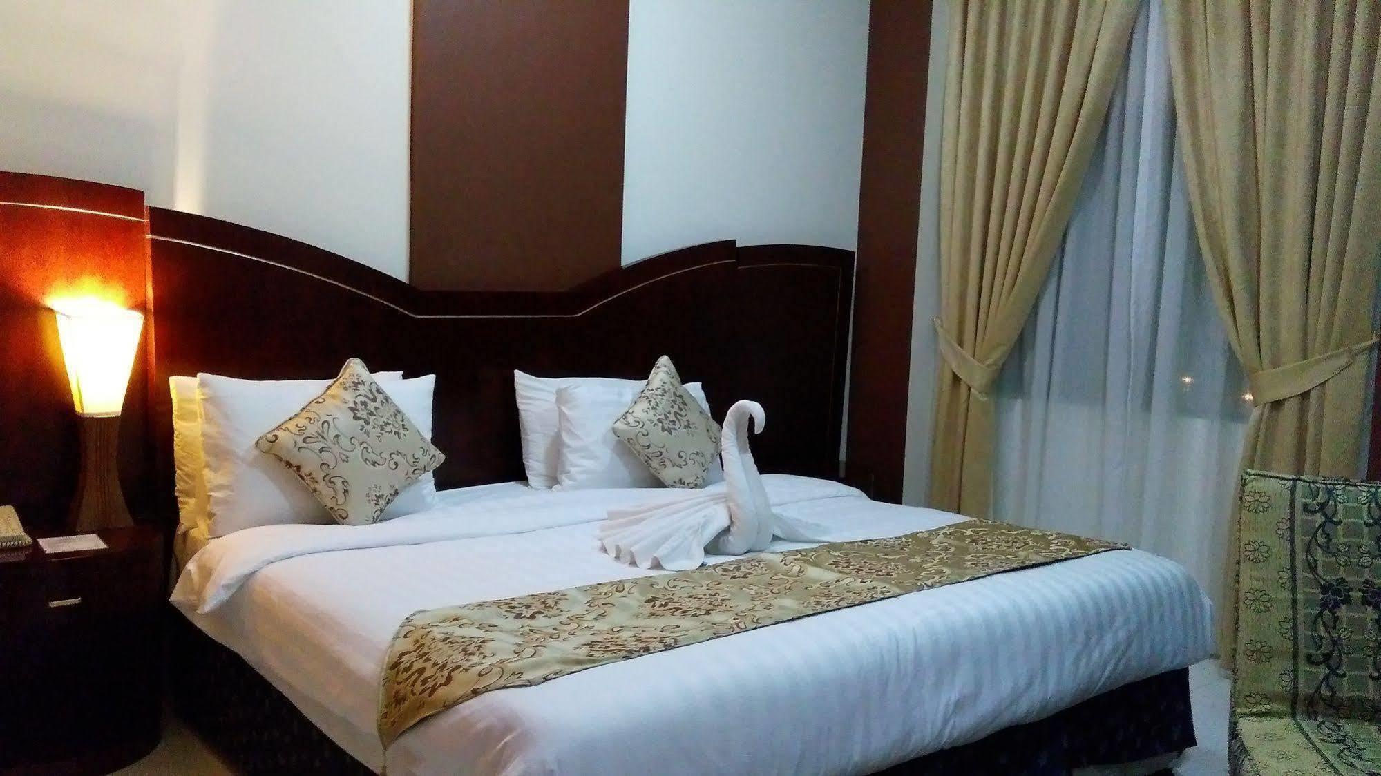 Royal Crown Suites Σάρτζα Εξωτερικό φωτογραφία