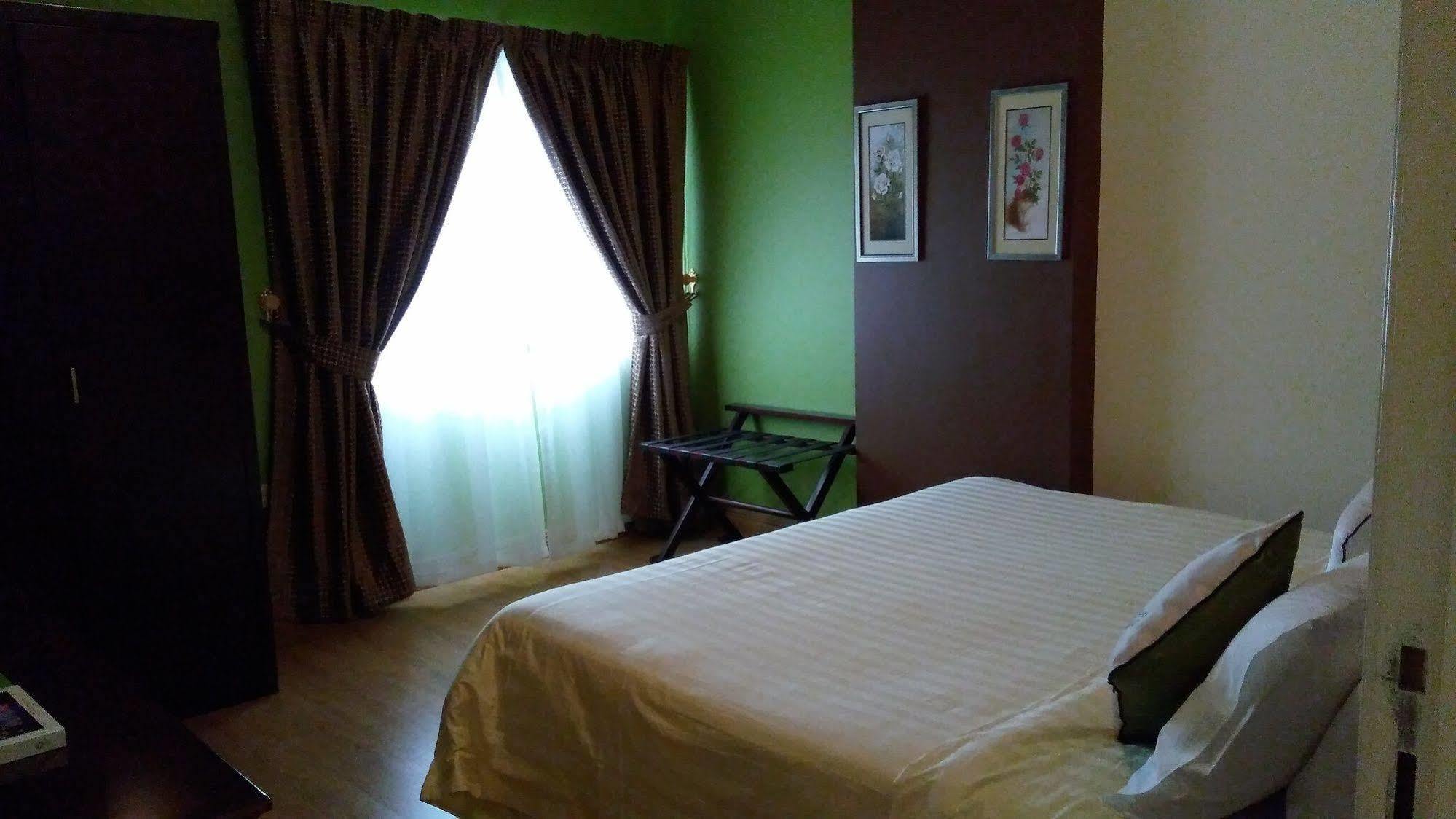 Royal Crown Suites Σάρτζα Εξωτερικό φωτογραφία