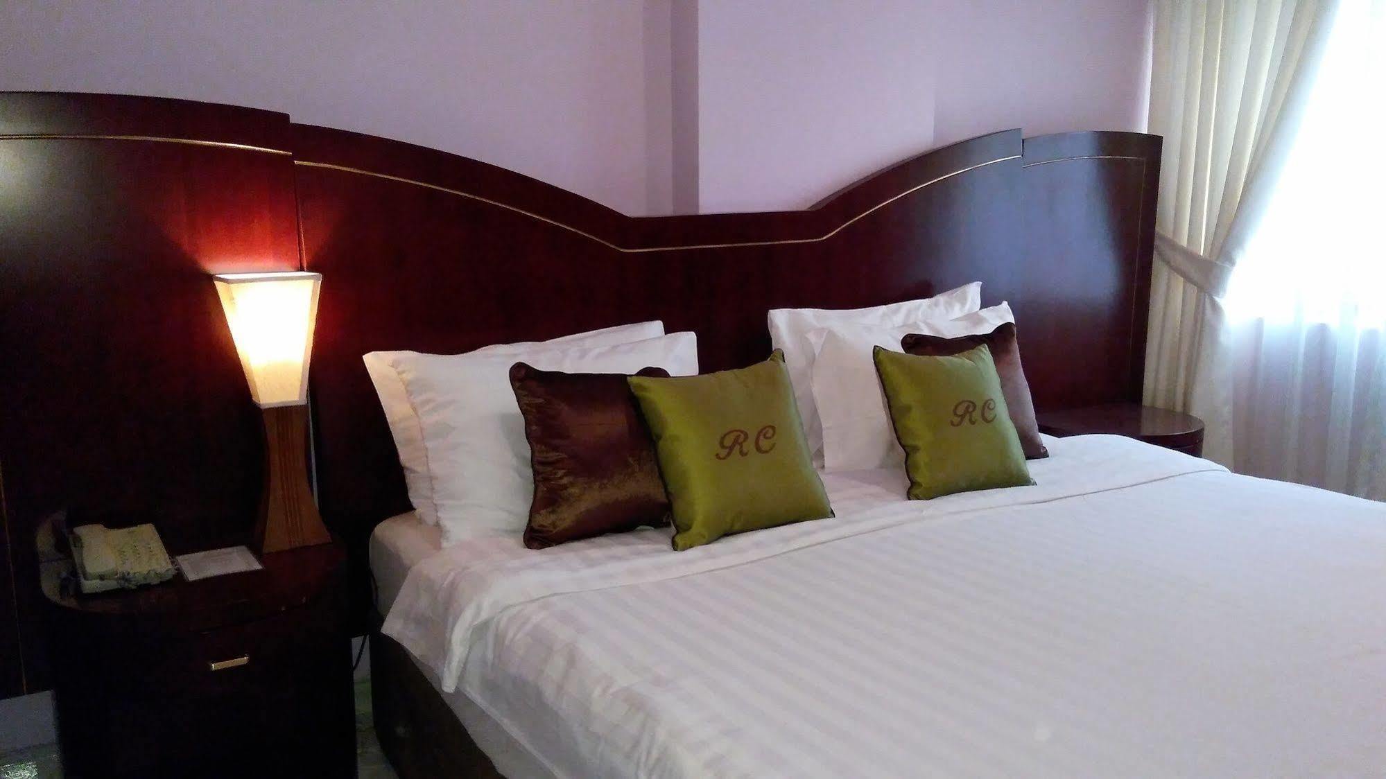 Royal Crown Suites Σάρτζα Εξωτερικό φωτογραφία